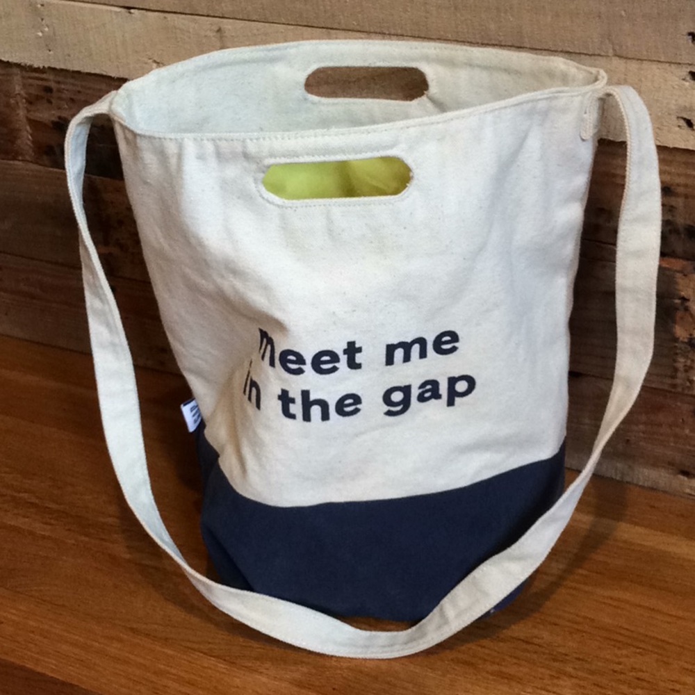 Bundle 2 Gap exclusive bags